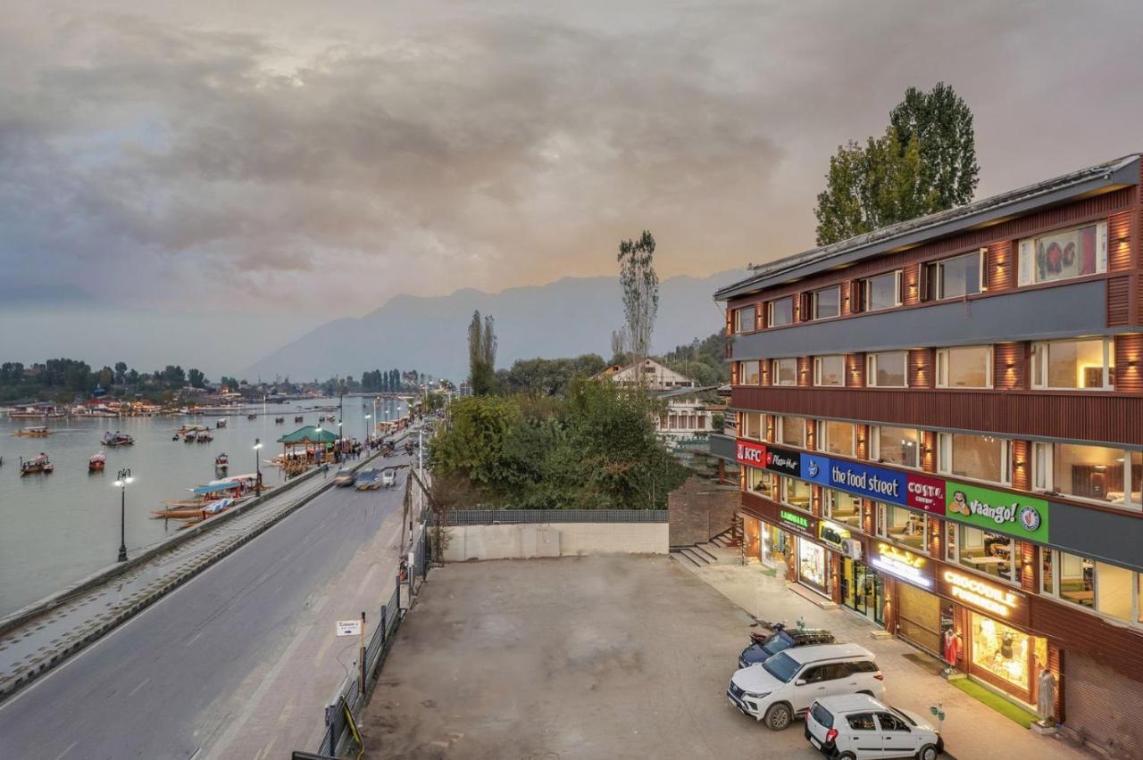 Hotel 11 Boulevard Srīnagar Exterior foto